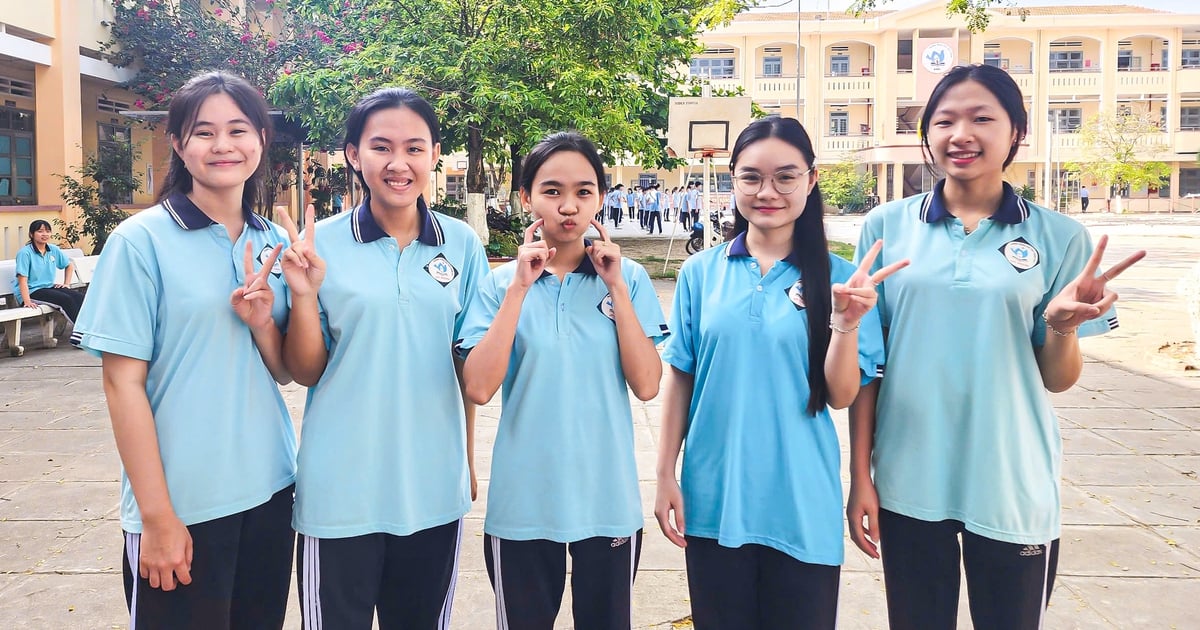 Les étudiants de Binh Dinh ont hâte de poser des questions lors du programme de consultation de la saison des examens