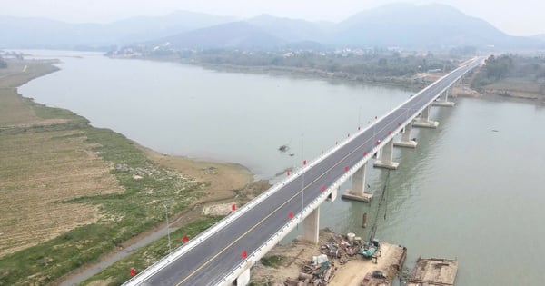 เข้าถึงภูมิภาคตะวันตกของThanh Hoa ได้รวดเร็วยิ่งขึ้นด้วยสะพาน Xuan Quang มูลค่าพันล้านดอลลาร์