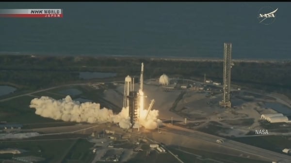 La nave espacial SpaceX con 4 astronautas se ha acoplado a la ISS