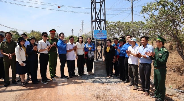 Nghĩa tình ‘tháng ba biên giới’ tại Đắk Lắk ảnh 9