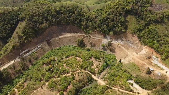 La route de plus de 1 000 milliards de VND à travers la forêt reliant Ninh Thuan et Lam Dong photo 5