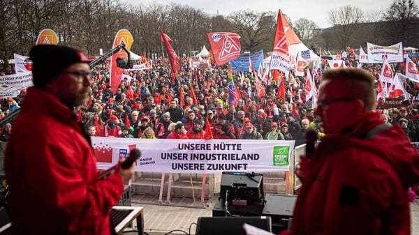 Más de 80.000 trabajadores protestan en cinco grandes ciudades alemanas