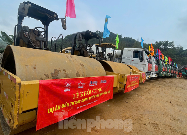 Début des travaux de construction de l'autoroute Cho Moi - Bac Kan, coûtant plus de 5 700 milliards de VND, photo 1