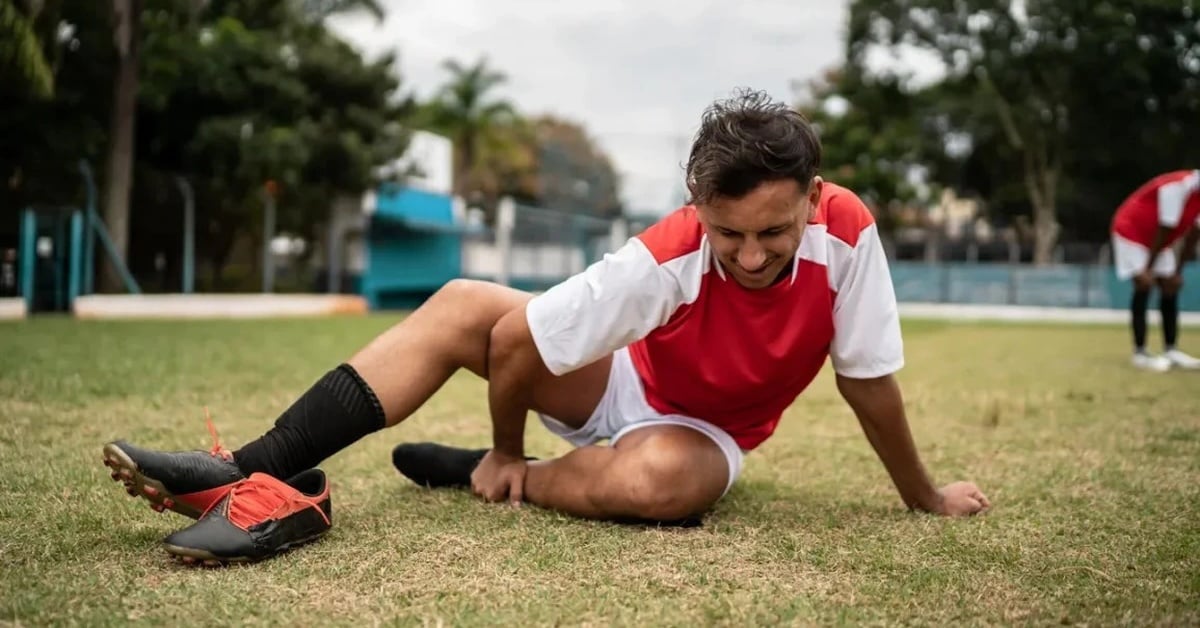 Fußball spielen, Bänderriss das ganze Jahr, aber wusste nicht