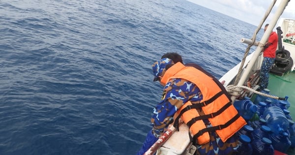 Les garde-côtes enquêtent sur le cas de deux pêcheurs tombés à la mer.