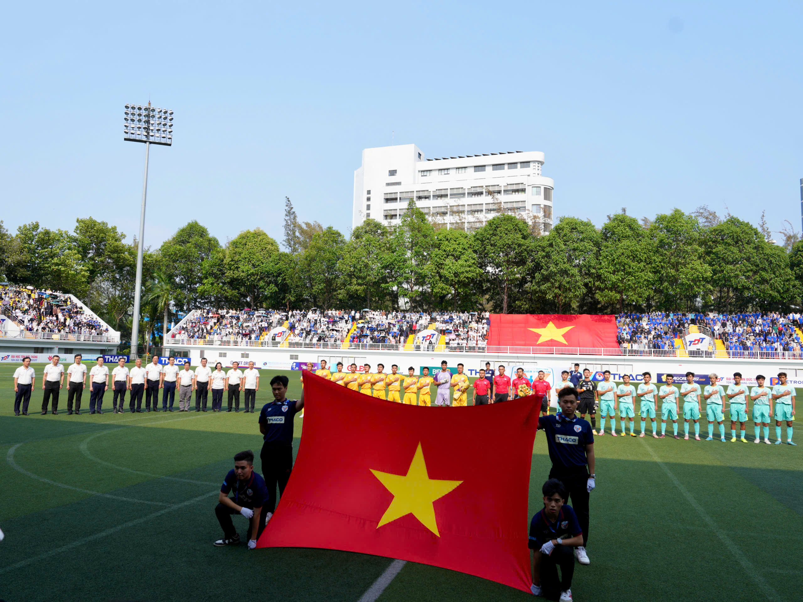 Rực lửa chung kết TNSV THACO cup 2025: Vinh quang không chỉ dành riêng nhà vô địch - Ảnh 10.