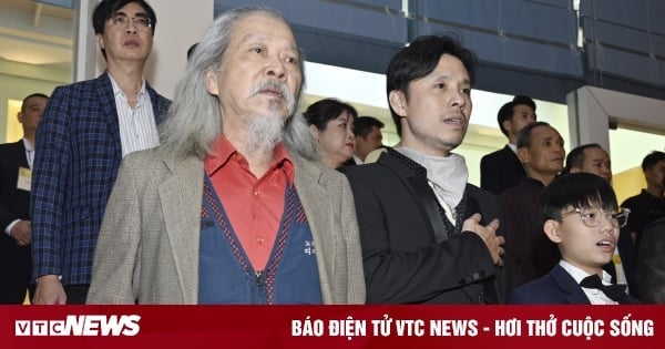 Musician Van Cao's family sang the National Anthem with 15,000 people, setting a Guinness record