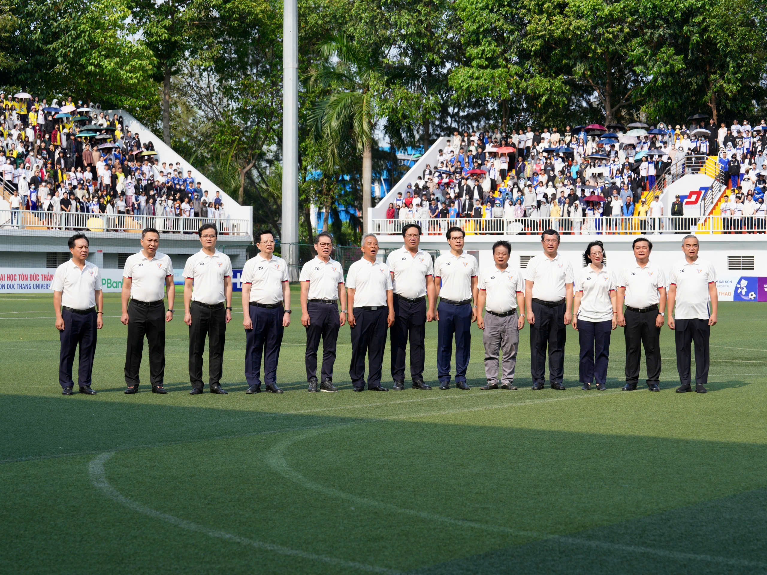 Rực lửa chung kết TNSV THACO cup 2025: Vinh quang không chỉ dành riêng nhà vô địch - Ảnh 11.