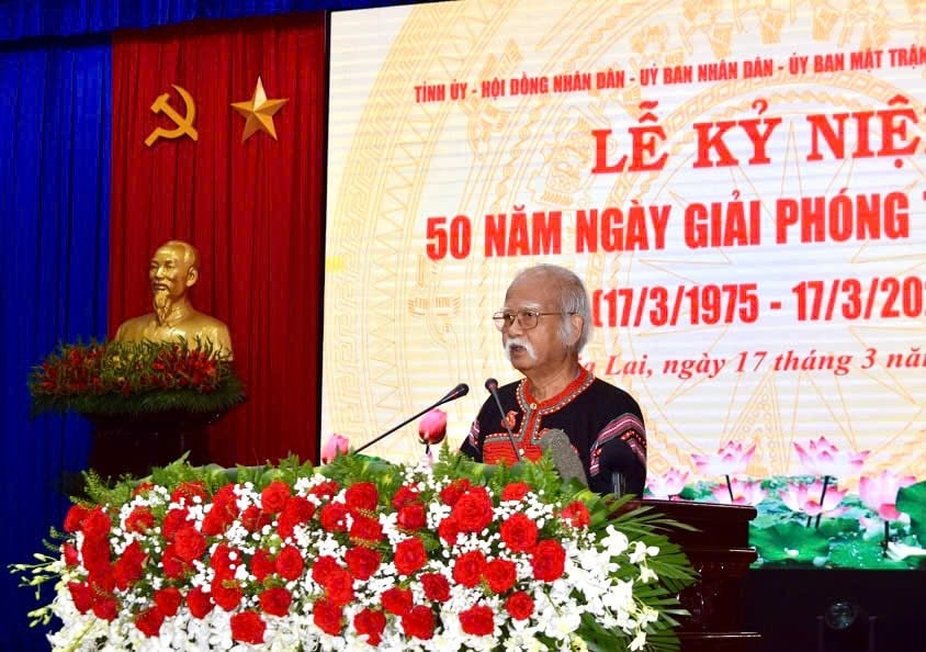 Mr. Ksor Phuoc - Former member of the Party Central Committee, Chairman of the National Assembly's Ethnic Council, Secretary of Gia Lai Provincial Party Committee