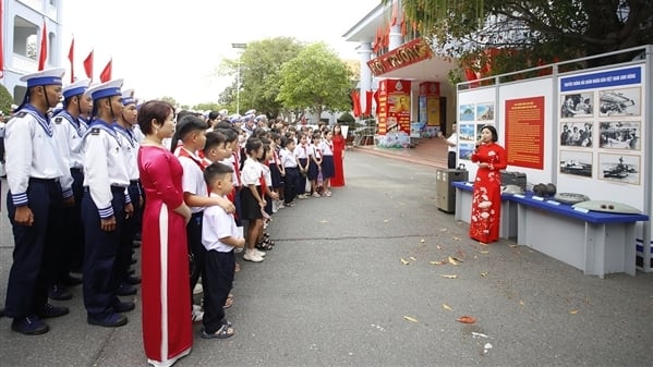 Triển lãm “Hoàng Sa, Trường Sa - Tổ quốc nơi đầu sóng”