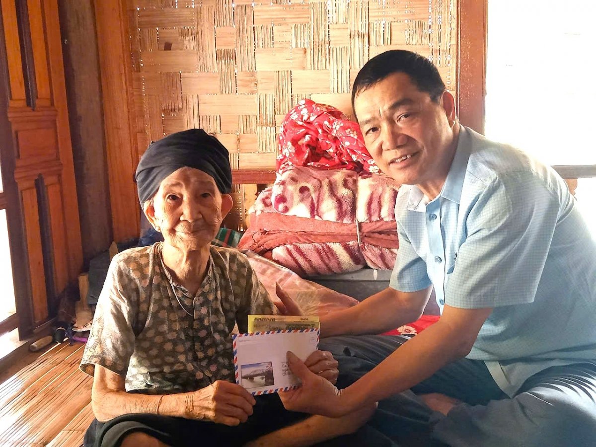 Chairman of the Association of the Elderly to Study and Follow Uncle Ho's Example