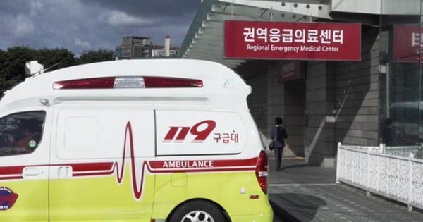 Une Vietnamienne enceinte perd les eaux et doit accoucher en ambulance