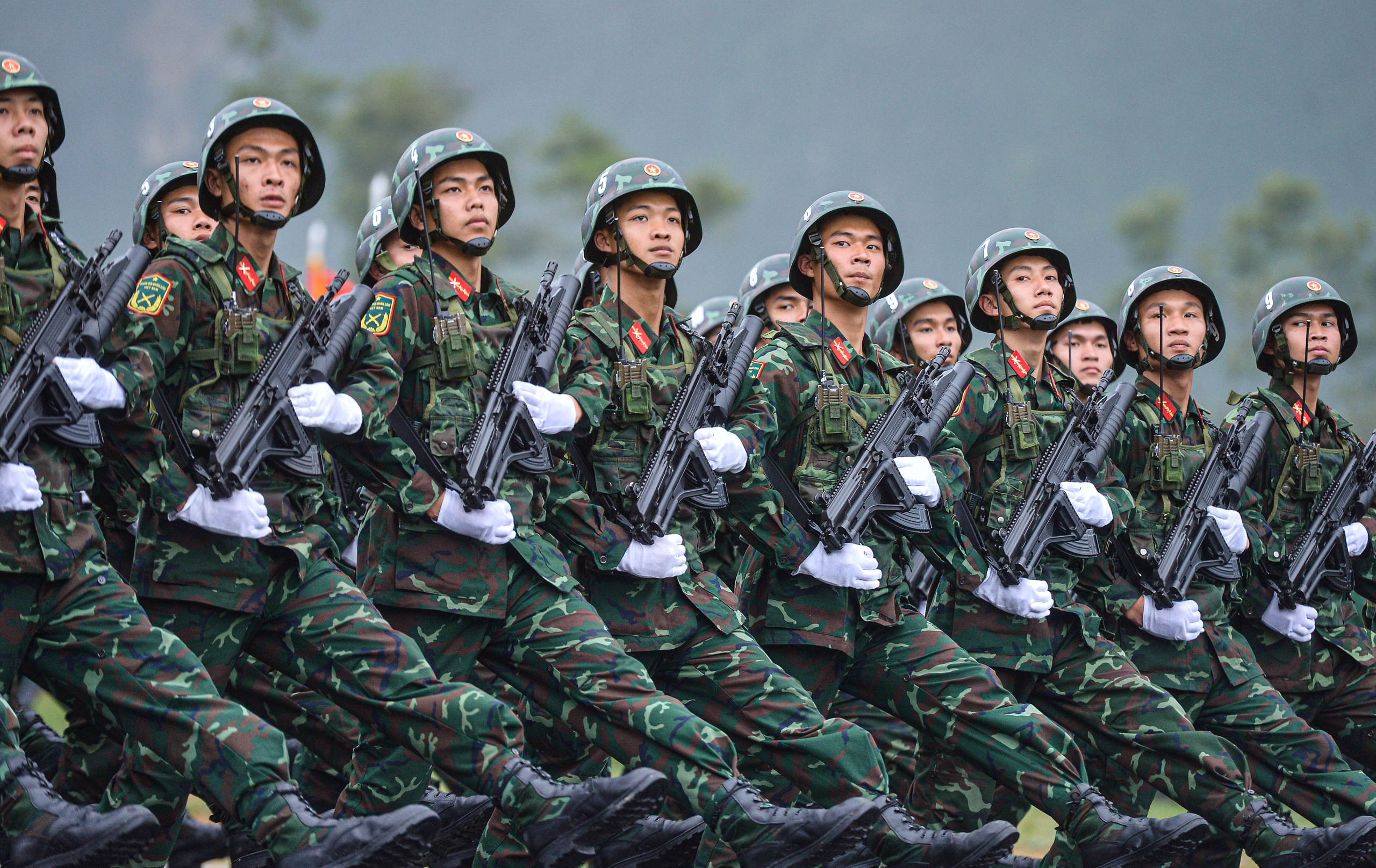 Dàn vũ khí 'đặc biệt' của khối diễu binh kỷ niệm 50 năm thống nhất đất nước- Ảnh 3.
