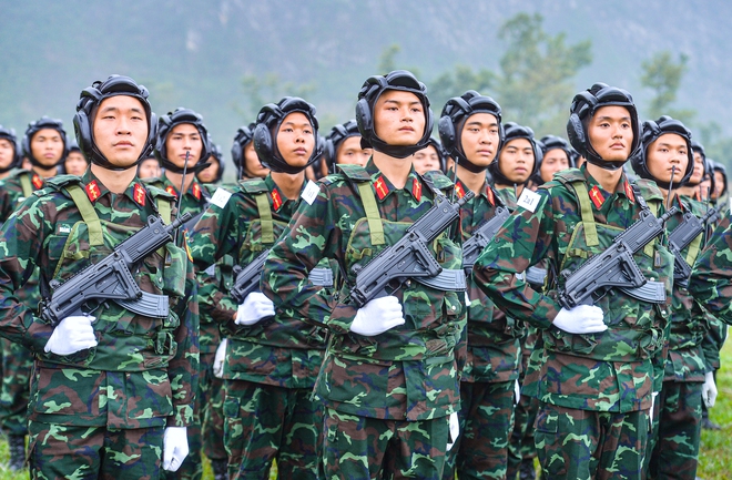 Dàn vũ khí 'đặc biệt' của khối diễu binh kỷ niệm 50 năm thống nhất đất nước- Ảnh 15.
