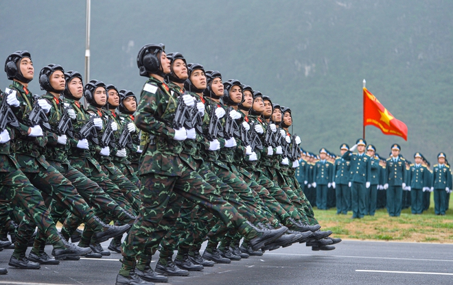 Dàn vũ khí 'đặc biệt' của khối diễu binh kỷ niệm 50 năm thống nhất đất nước- Ảnh 13.