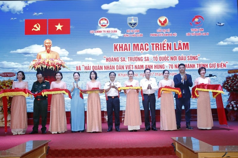 Vùng 4 Hải quân: Triển lãm “Hoàng Sa, Trường Sa - Tổ quốc nơi đầu sóng”