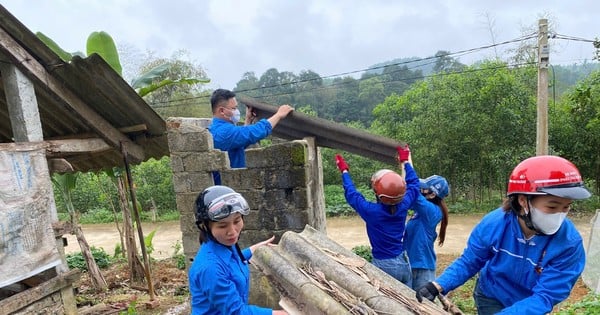 ハティンの若者が仮設住宅や老朽化した住宅の撤去に貢献