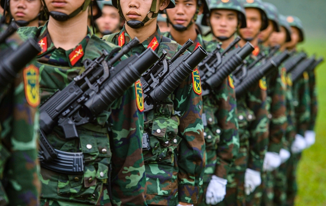 Dàn vũ khí 'đặc biệt' của khối diễu binh kỷ niệm 50 năm thống nhất đất nước- Ảnh 8.
