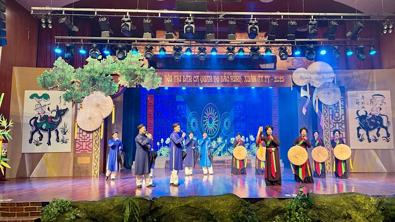 Le concours de chansons folkloriques de Bac Ninh Quan Ho attire près de 600 figurants