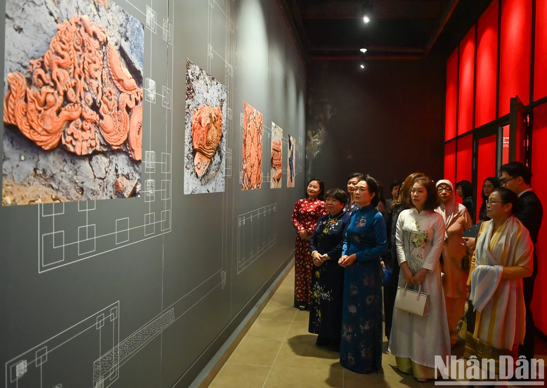 【写真】国会議長夫人がASEAN共同体女性グループと親しく会談 写真3