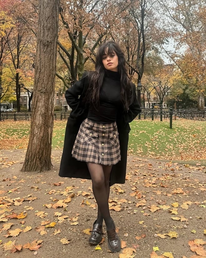 Quen bạn trai tỷ phú USD, ca sĩ Camila Cabello thăng hạng gu thời trang - 12