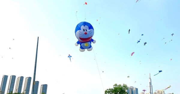 The largest kite field in Ho Chi Minh City is bustling every afternoon