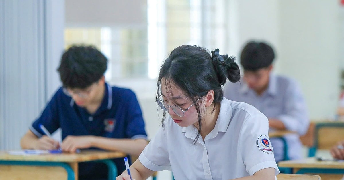 Los estudiantes de Hanoi pueden elegir 1 de 5 idiomas extranjeros para tomar el examen de ingreso al décimo grado.