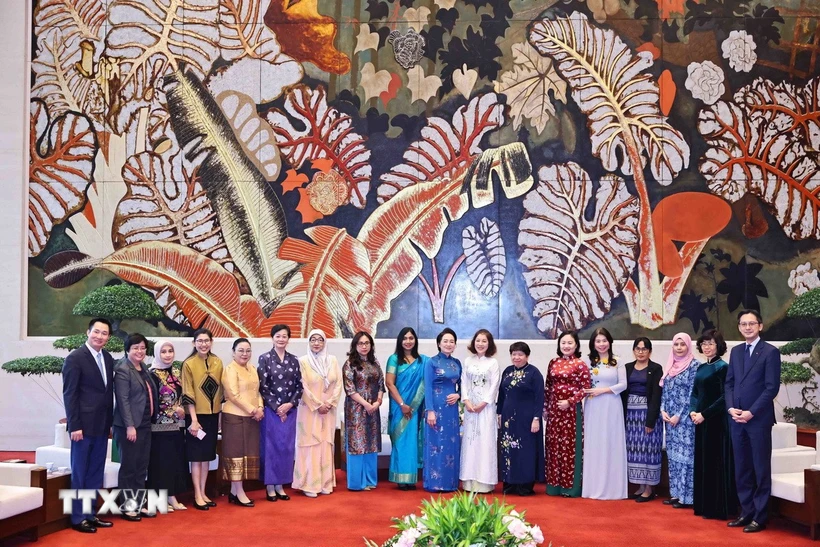 Le groupe des femmes de l'ASEAN s'associe pour réaliser les aspirations de l'ASEAN