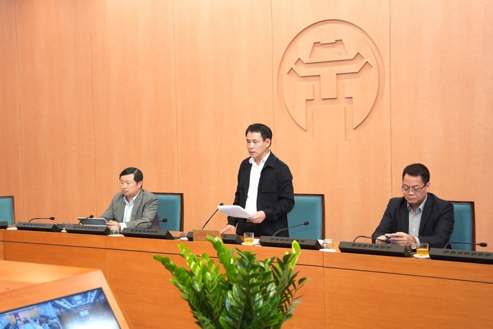 Le vice-président du Comité populaire de Hanoi, Nguyen Trong Dong, a prononcé un discours au point de pont du siège du Comité populaire de Hanoi. 