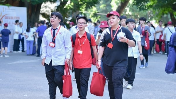 지방과 도시를 통합할 경우 후보자의 지역 우선 점수 계산에 영향을 미칠까요?