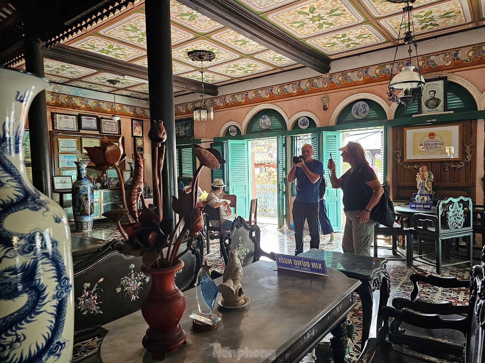 Los turistas quedan fascinados con la casa donde se filmó la famosa película 'El Amante' foto 2