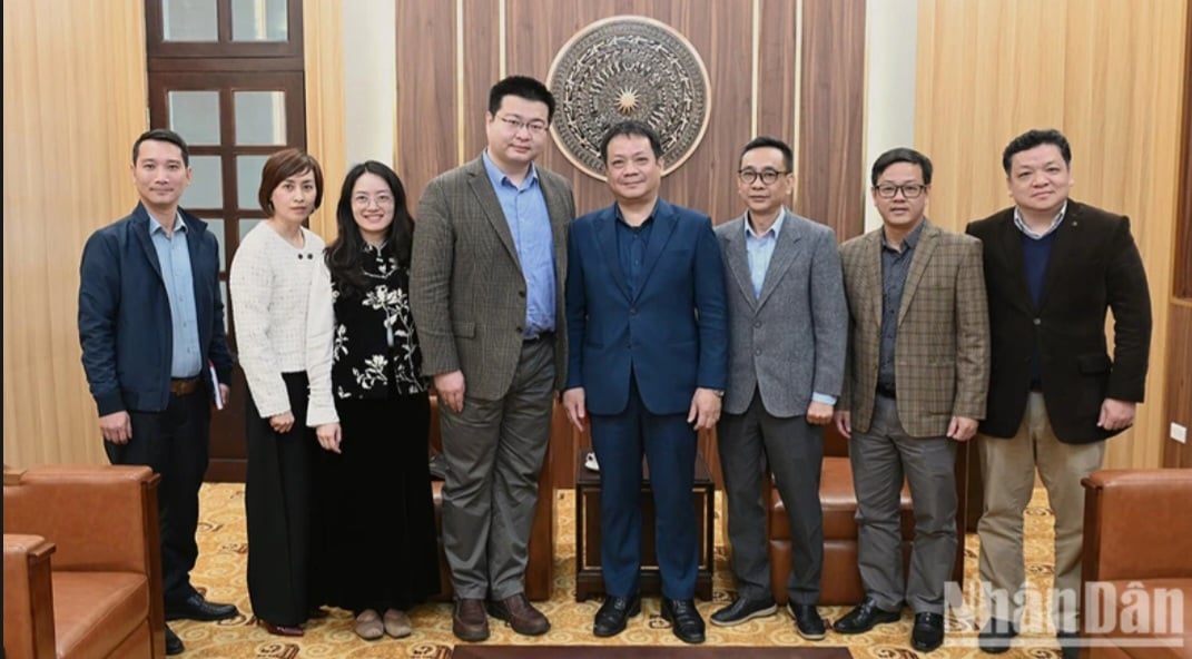 People's Newspaper and Social Affairs cooperate to exchange experiences in information and television work 1