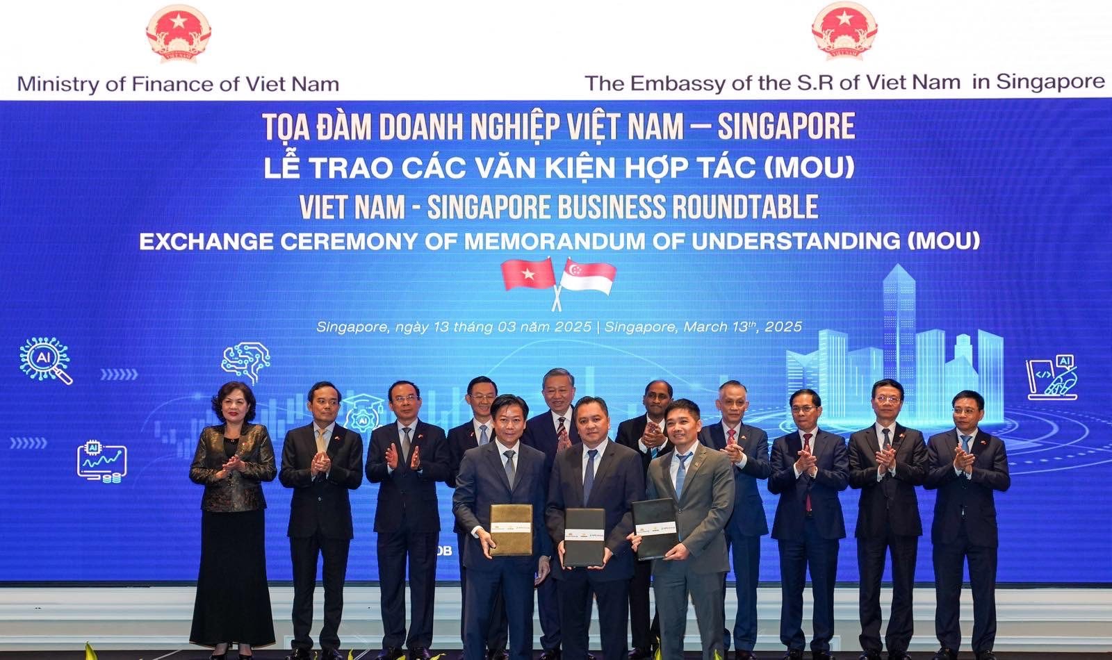 3. Сотрудничество между Vietnam Airlines, SaigonTourist Group и APG Group Pte Limited с целью улучшения качества путешествий по маршруту Вьетнам-Сингапур