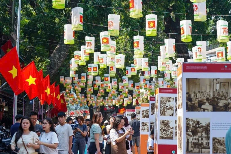 “Hanoi Turismo - Destino Patrimonio Mundial” ofrece muchas experiencias únicas