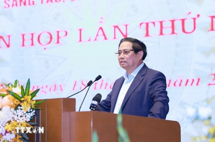 นายกรัฐมนตรี Pham Minh Chinh กล่าวสุนทรพจน์เปิดการประชุมครั้งแรกของคณะกรรมการกำกับดูแลด้านวิทยาศาสตร์ เทคโนโลยี นวัตกรรม การเปลี่ยนแปลงทางดิจิทัล และโครงการ 06 ของรัฐบาล (ภาพ: Duong Giang/VNA)