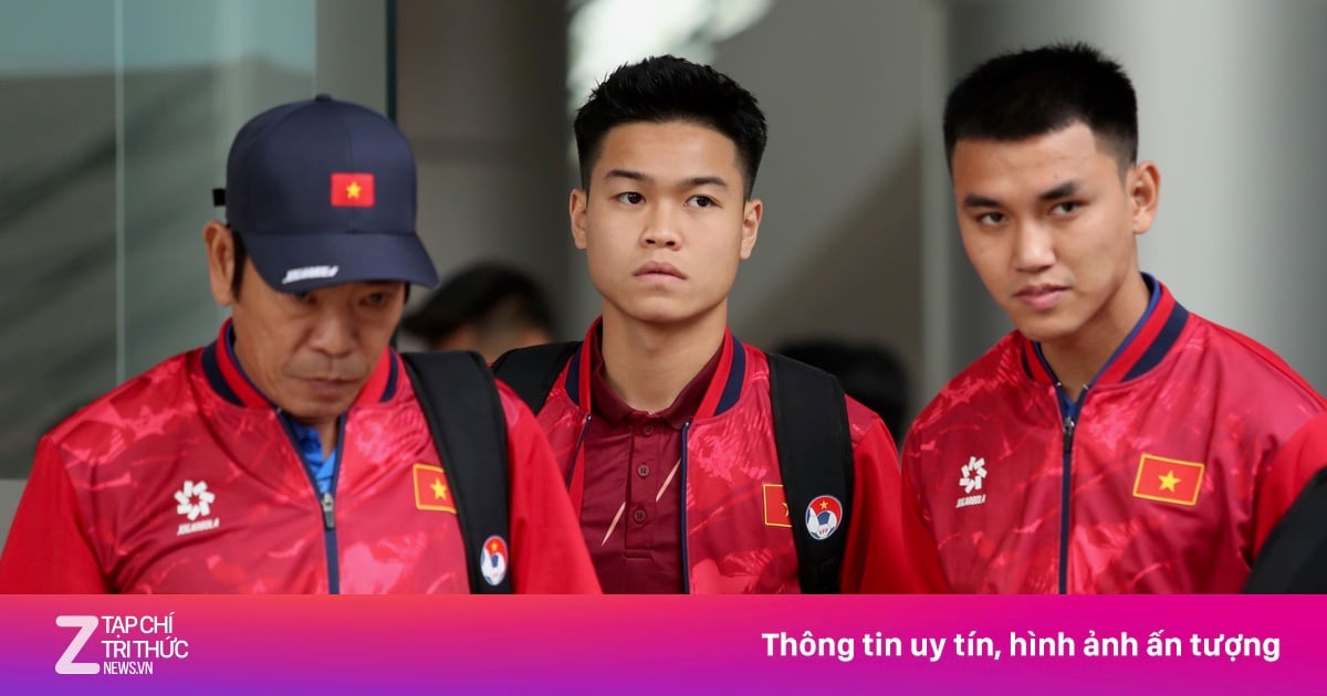 L'équipe U22 du Vietnam arrive au Jiangsu, se préparant à affronter la Corée et la Chine