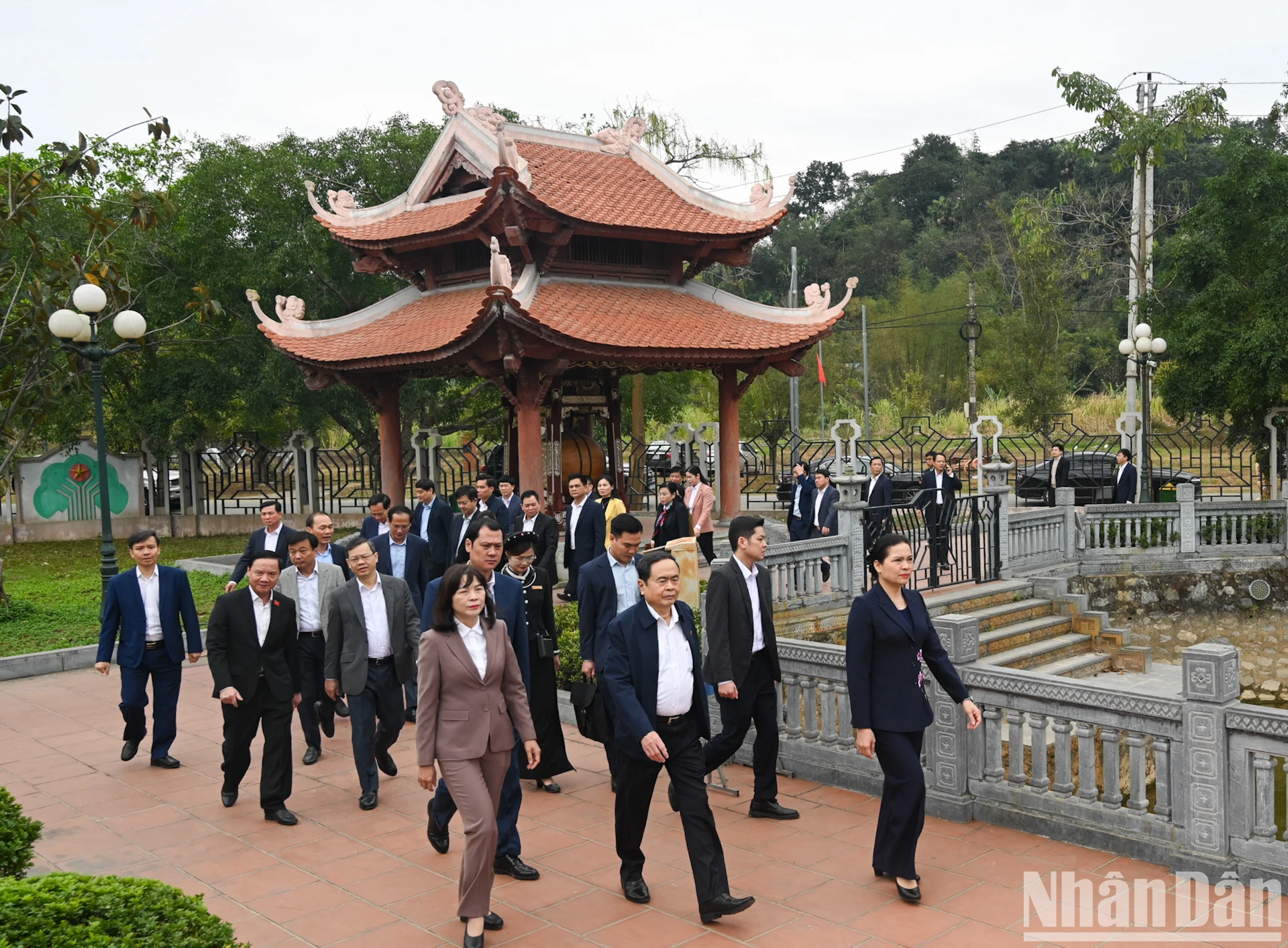 [Foto] El presidente de la Asamblea Nacional, Tran Thanh Man, visita el sitio de reliquias nacionales especiales de Tan Trao (foto 6)