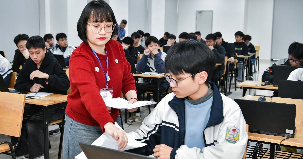 Le major de promotion et le salutatorien du deuxième tour d'évaluation de la pensée à l'Université des sciences et technologies sont tous deux originaires de Bac Ninh.