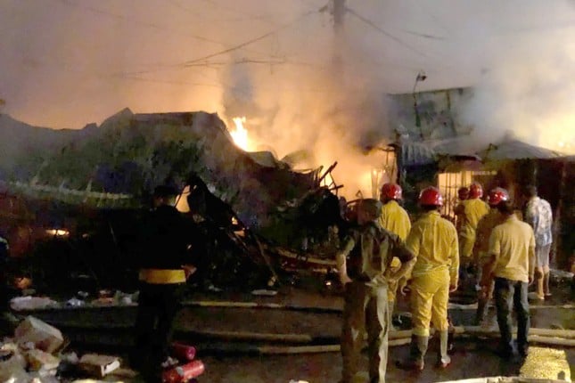 Aktuelle Nachrichten zum Brand auf dem Thanh Da-Markt in Ho-Chi-Minh-Stadt, Foto 4