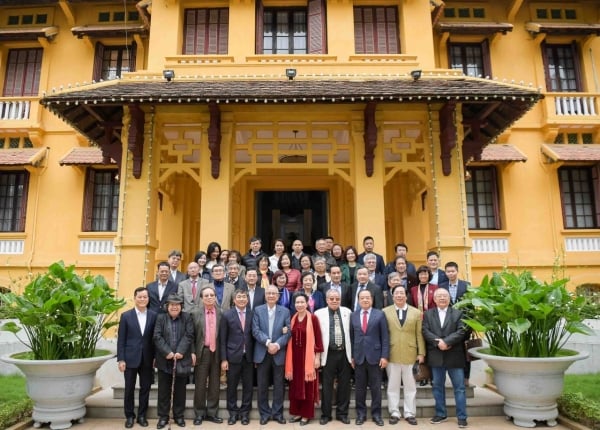 Rencontre avec d'anciens dirigeants, experts, universitaires et fonctionnaires retraités du domaine de l'UNESCO