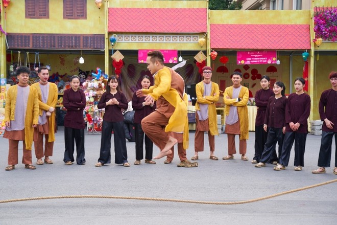 Hàng trăm hoạt động hoạt náo tái hiện các sinh hoạt truyền thống thu hút sự tham gia của giới trẻ