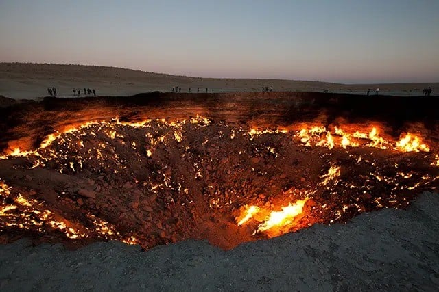 El extraño 'infierno en la Tierra' arde ferozmente durante medio siglo