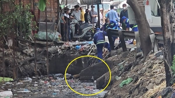 En allant jeter les poubelles, le corps d'une femme a été découvert dans un canal