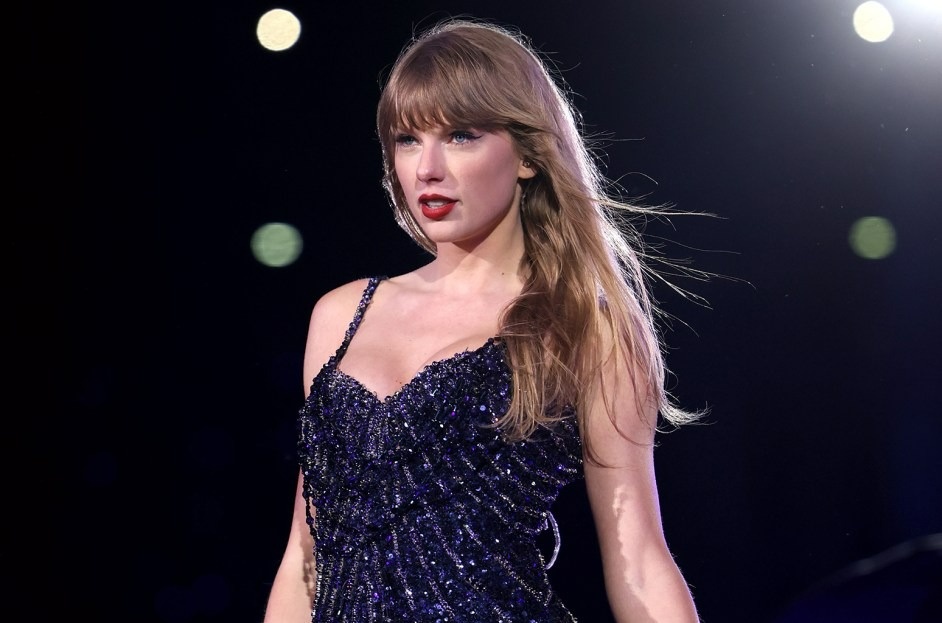 Taylor Swift,  sieu bao Milton,  bao Helene anh 1
