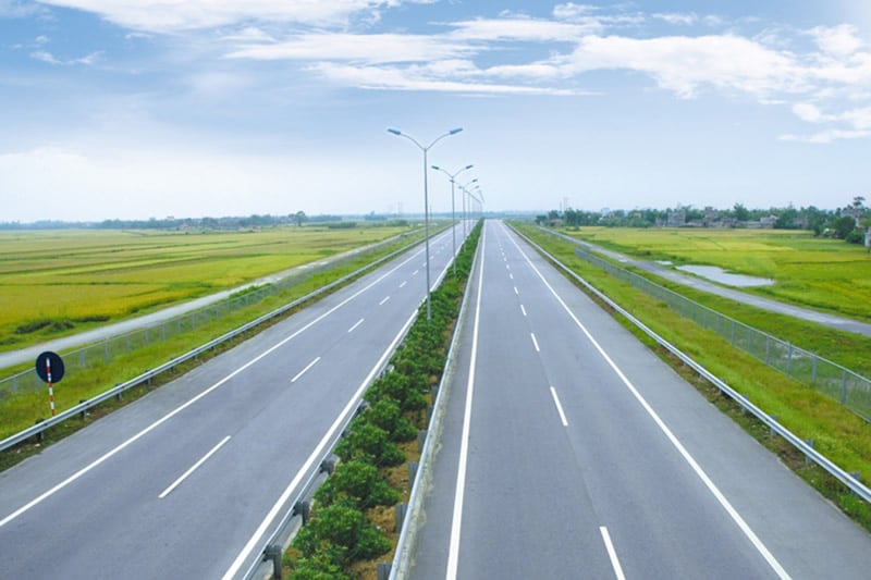 Expanding Cau Gie - Ninh Binh Expressway to 6 lanes -0