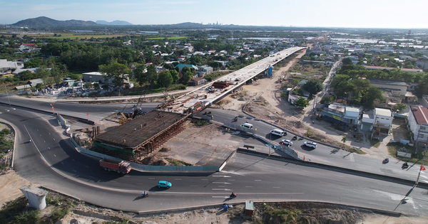 Speeding up to open the road to Vietnam's largest deep-water port on April 30