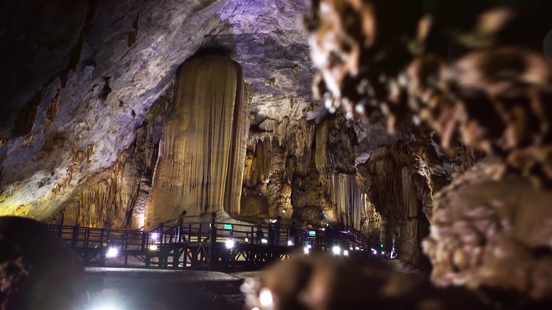 Explorez l'une des plus belles grottes du monde