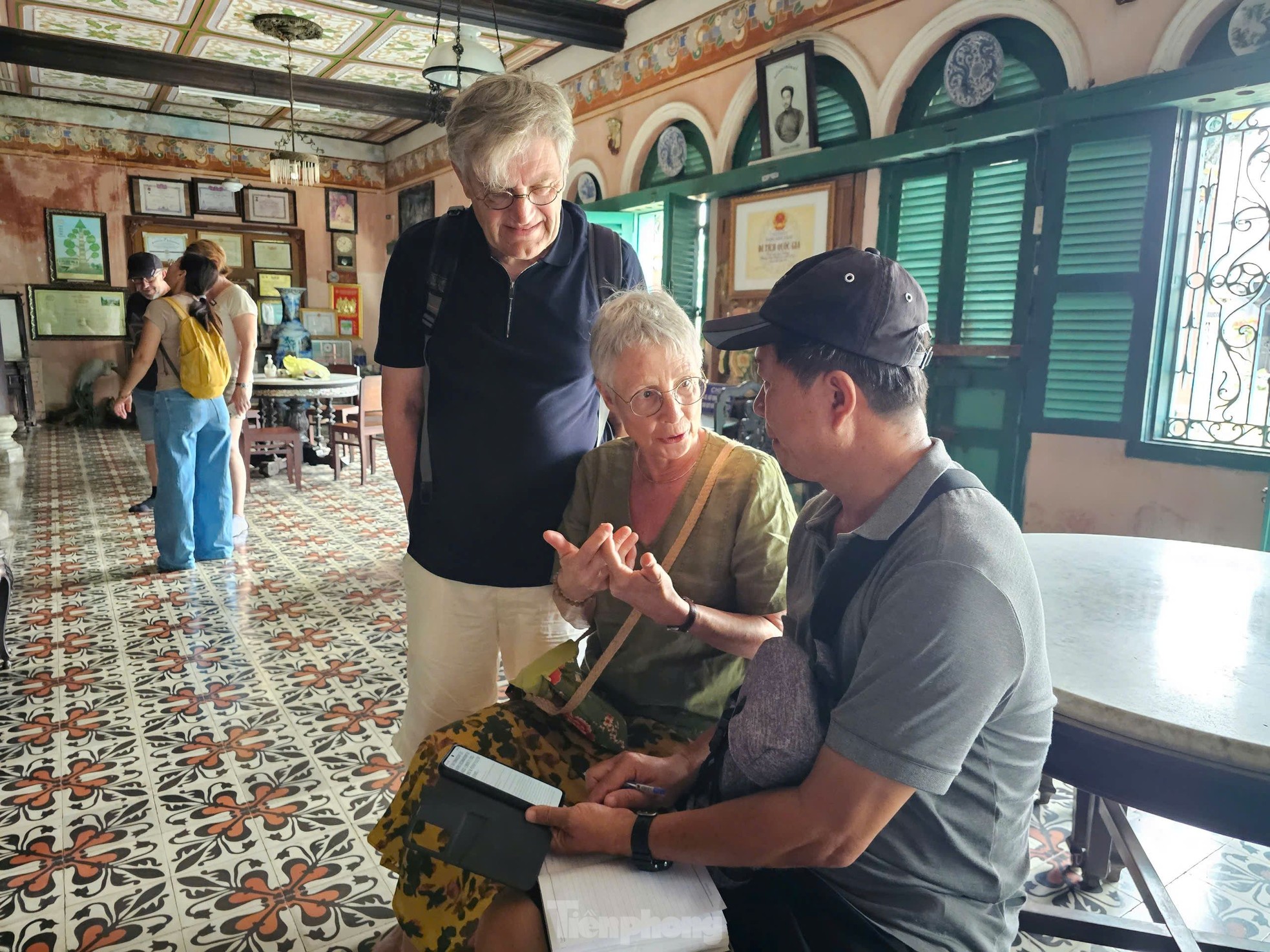 Los turistas quedan fascinados con la casa donde se filmó la famosa película 'El Amante' foto 4