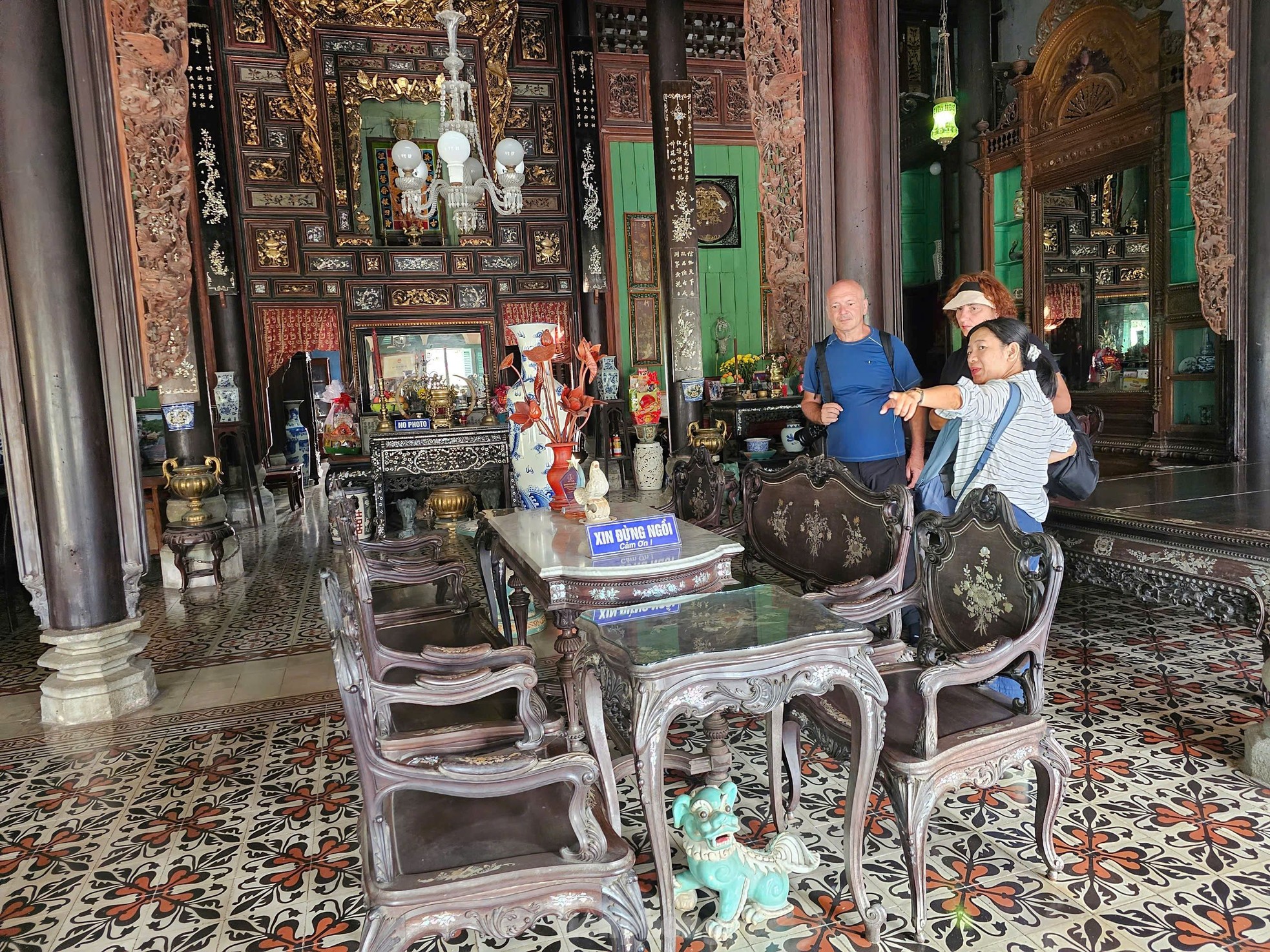 Tourists are fascinated by the house that filmed the famous movie 'The Lover' photo 3