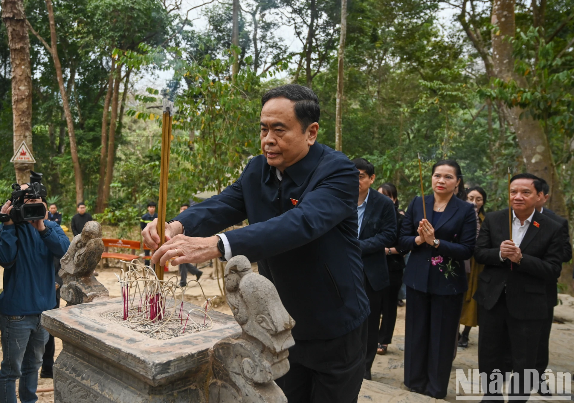 [Foto] El presidente de la Asamblea Nacional, Tran Thanh Man, visita el sitio de reliquias nacionales especiales de Tan Trao. Foto 1